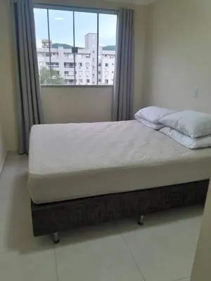 Uma cama ou camas num quarto em Apartamento Completo!