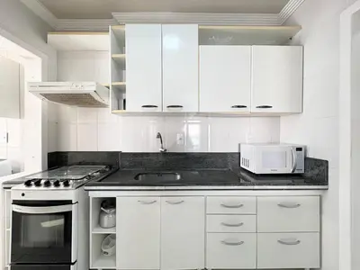 A cozinha ou kitchenette de Apartamento vista mar - Praia de Bombas