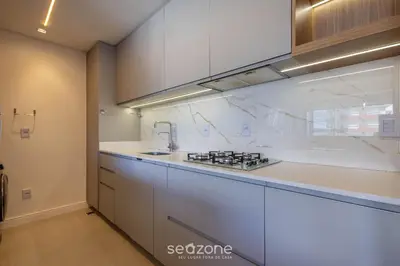 A cozinha ou kitchenette de Apto c/ 2 suítes a beira-mar de BC - EQC0801