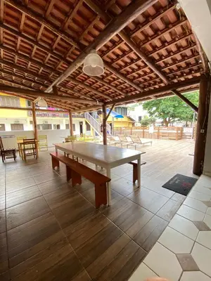 Um restaurante ou outro lugar para comer em Residencial Pequena Sereia