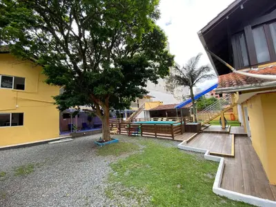 O edifício onde o apartamento está situado