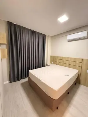 Uma cama ou camas num quarto em Cobertura 3 suítes a 380m Mariscal