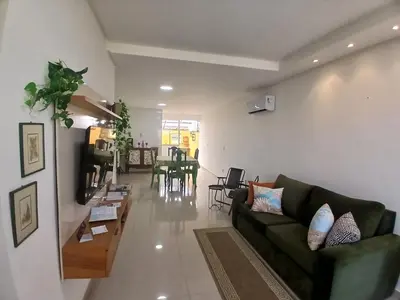 A planta de Sobrado com 2 suítes em Perequê BFJ0506