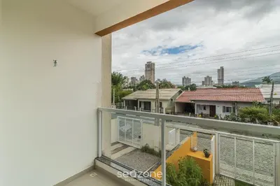 A planta de Sobrado com 2 suítes em Perequê BFJ0506