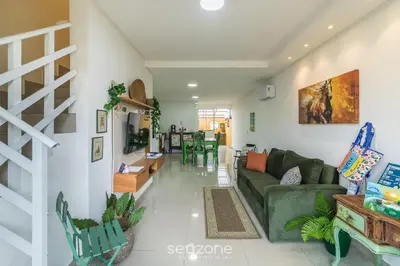 A planta de Sobrado com 2 suítes em Perequê BFJ0506