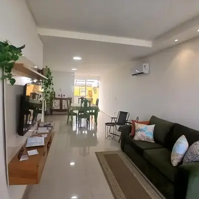 Sobrado com 2 suítes em Perequê BFJ0506