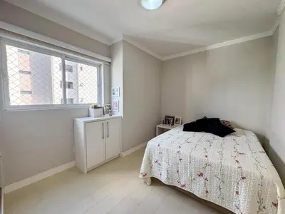 Uma cama ou camas num quarto em Apartamento Avenida Brasil, com dois quartos