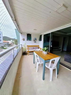 Uma varanda ou terraço em Apartamento do Sol - Cobertura duplex com piscina privativa, 3 dorms, 220m da praia no centro de Bombinhas