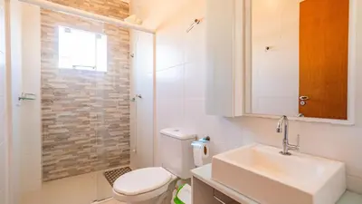 Uma casa de banho em Sobrado B 3 quartos Canto Grande