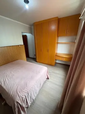 Uma cama ou camas num quarto em Apartamento 50m do mar