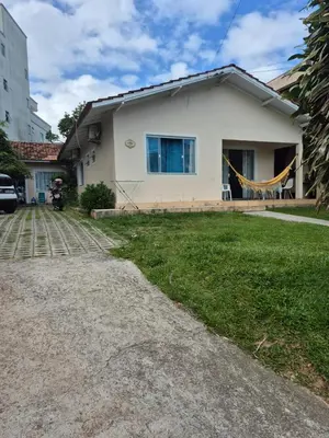 O edifício onde a casa de férias está situado