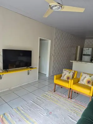 Uma televisão e/ou sistema de entretenimento em CASA Regina