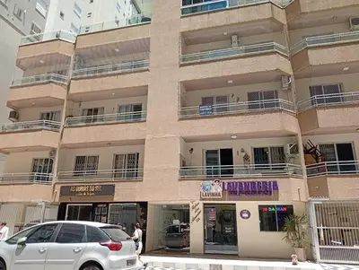 O edifício onde o apartamento está situado