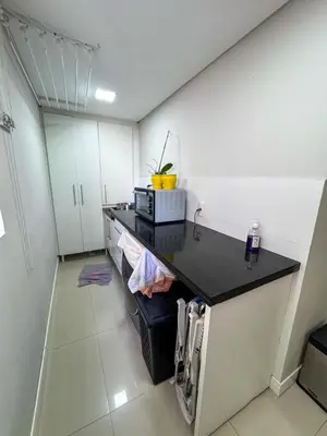A cozinha ou kitchenette de Apartamento Avenida Brasil, com dois quartos em Balneário Camboriú