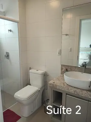 Uma casa de banho em AP Alto Padrão