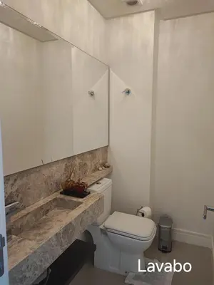 Uma casa de banho em AP Alto Padrão