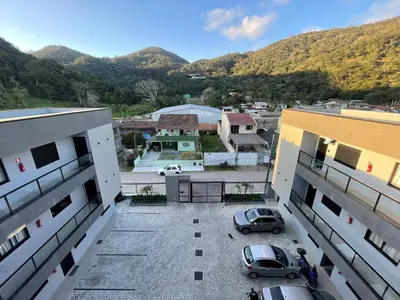 Uma vista geral da montanha ou uma vista da montanha a partir do apartamento