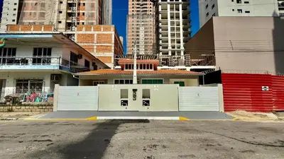 O edifício onde a casa de férias está situado