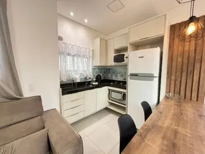 A cozinha ou kitchenette de AP Completo em Meia Praia – Fácil Acesso e Garagem