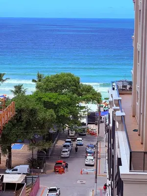 Uma vista do mar geral ou uma vista do mar a partir do apartamento