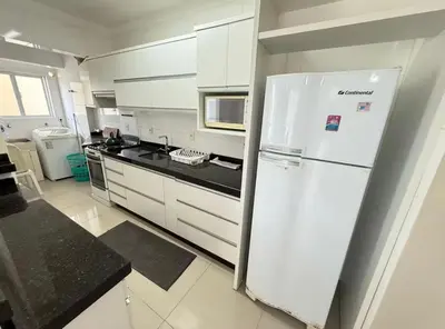 A cozinha ou kitchenette de Cobertura 3 suítes Praia de Bombas com vista