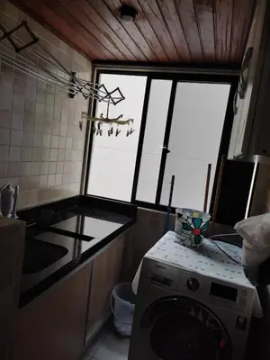 A cozinha ou kitchenette de Ótimo apartamento próximo à praia, centro da Meia Praia