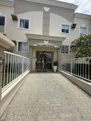 O edifício onde o apartamento está situado