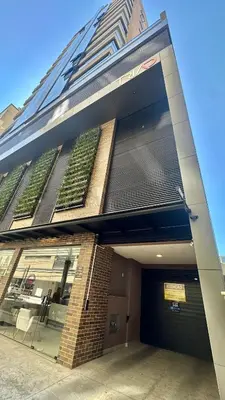 O edifício onde o apartamento está situado