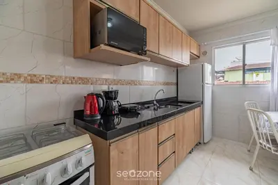 A cozinha ou kitchenette de Apto 2Q a 260m da praia do Canto - Itapema RTL0302