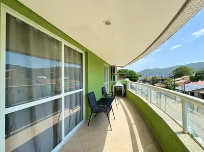 Uma vista geral da montanha ou uma vista da montanha a partir do apartamento