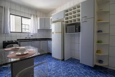 A cozinha ou kitchenette de WIL81 - Frente para o mar; 3 Suítes, 2 Garagens