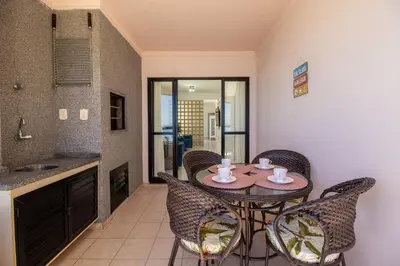 A cozinha ou kitchenette de WIL81 - Frente para o mar; 3 Suítes, 2 Garagens