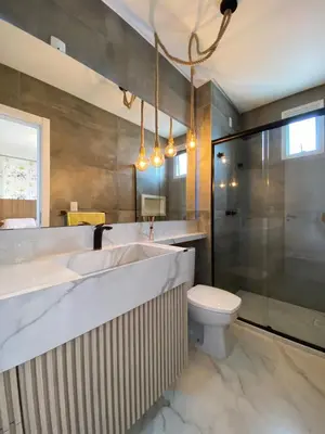Uma casa de banho em Top apartment near the new Pier Oporto