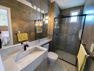 Uma casa de banho em Top apartment near the new Pier Oporto