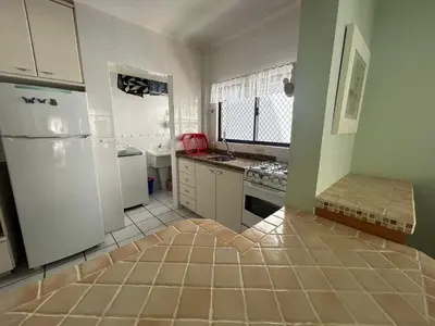 A cozinha ou kitchenette de Apto 2 Quartos Meia Praia próximo Shopping Russi