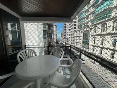 Uma varanda ou terraço em Apto 2 Quartos Meia Praia próximo Shopping Russi