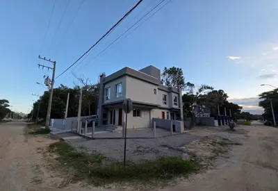 O edifício onde o apartamento está situado