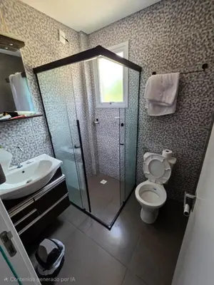 Uma casa de banho em Duplex