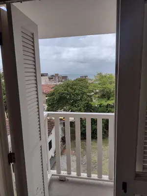 Uma varanda ou terraço em Residencial Everest em Bombinhas SC