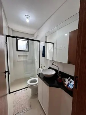 Uma casa de banho em Apê Ásia
