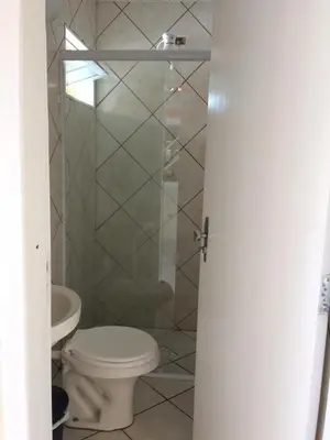 Uma casa de banho em Casa em Bombinhas zimbros