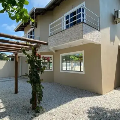 Casa em Mariscal 300m da praia Bombinhas