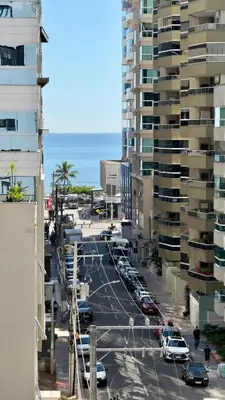 Uma vista do mar geral ou uma vista do mar a partir do apartamento