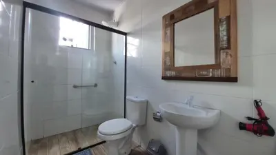 Uma casa de banho em Residencial Canto da Maré