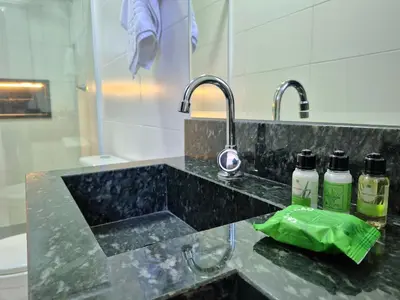 Uma casa de banho em Loft Completo & Funcional na Barra BC |CURTA209