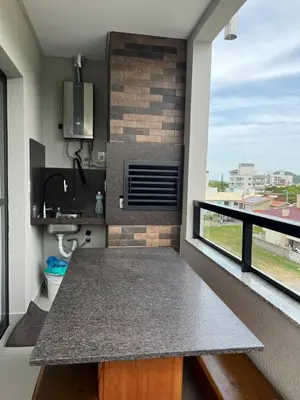 Uma varanda ou terraço em Apartamento 400 metro distancia da Praia de Palmas - Governador Celso Ramos