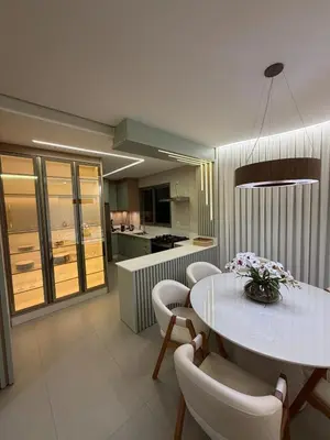 A cozinha ou kitchenette de Apartamento em Meia Praia, 3 Suites, Completo