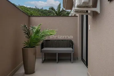 Uma varanda ou terraço em Lindo Apartamento Condomínio com Piscina