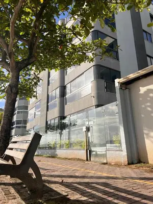 O edifício onde o apartamento está situado