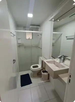Uma casa de banho em Apartamento térreo próximo Morro do Macaco e Centro Comercial 100m da Praia